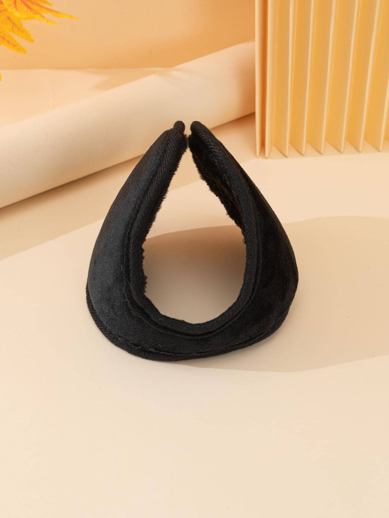 1 Pair Solid Casual Black Earmuffs for Daily Life, Autumn and Winter Use
